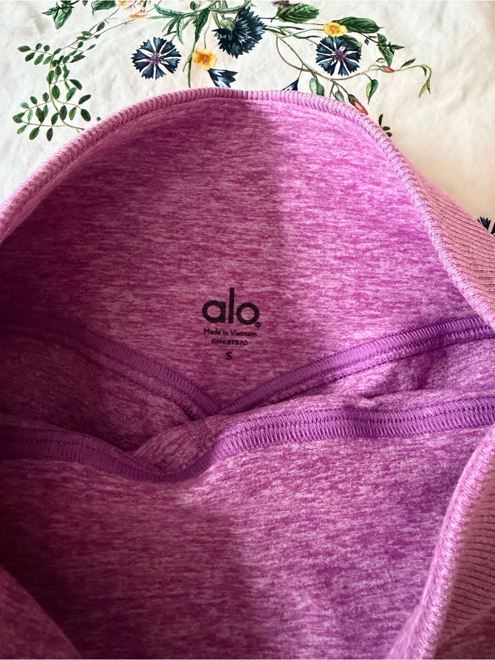 ALO Yoga Heathered Lavender High-Waist Seamless Bike Shorts - Picture 2 of 3